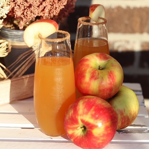 The Best Fall Champagne Cocktail: Apple Cider Fizz