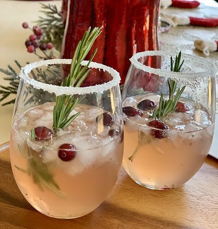 The Perfect Holiday Cocktail- A Mistletoe Kiss