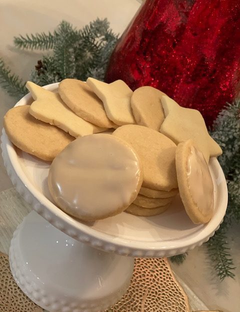 3-ingredient Brown Sugar Christmas Shortbread Cookies